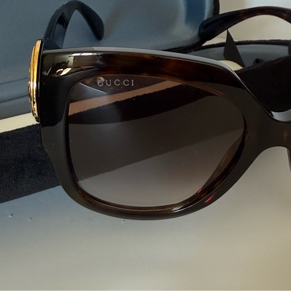 Gucci xxl logo sunglasses main image 5